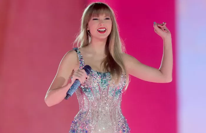 Taylor Swift Tampil Menggebrak di Konser Amal
